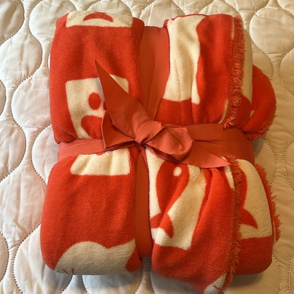 Sherpa Plush Throw in kitty pattern - Picture 3 of 5